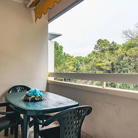 Comfortable Near The In Daire