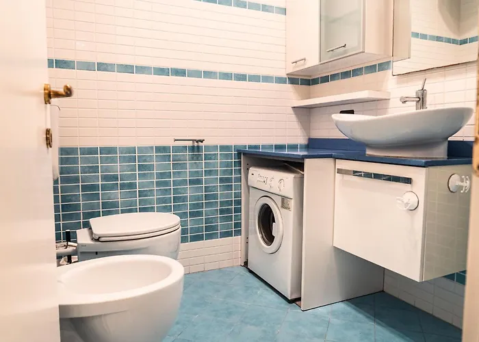 Comfortable Near The In Lägenhet *